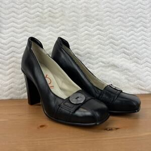 You By Crocs Womens Leather Pump Block Heel Pearl Button Sz 6 EU 36 Made Italy